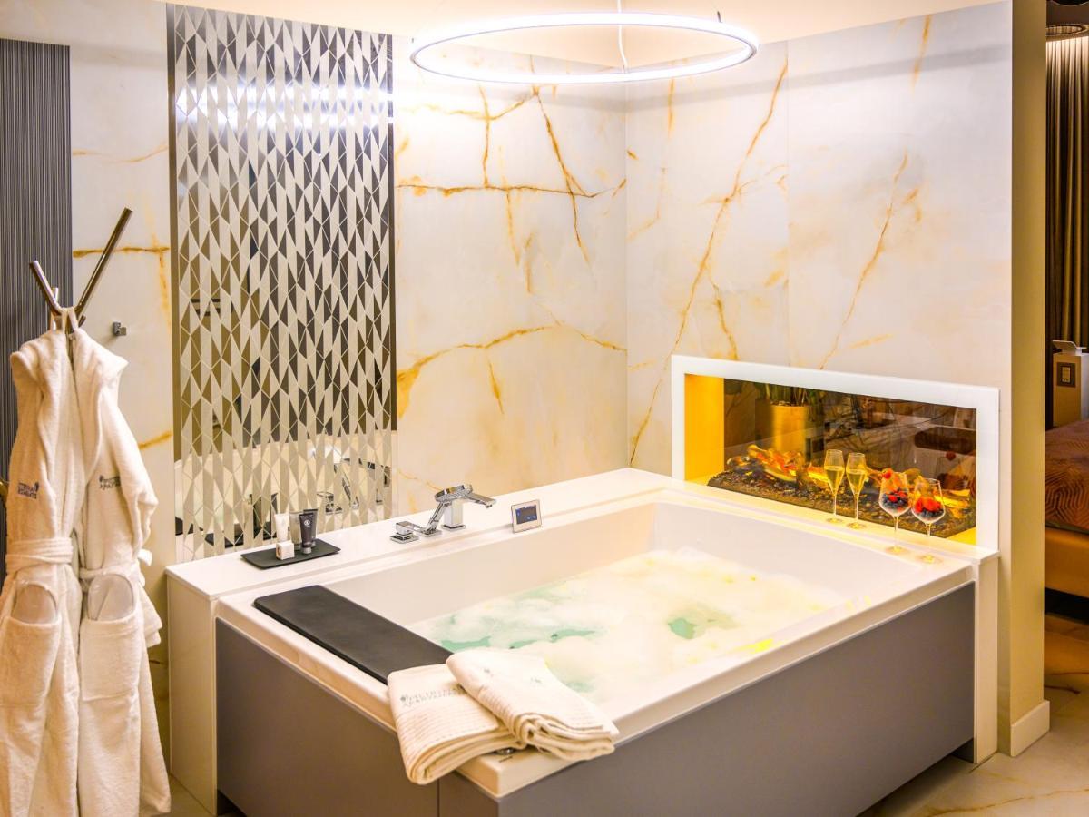 Pietryna Apartments Luxury - Sauna , Jacuzzi , Bezposrednio Przy Ul Piotrkowskiej Łódź Exterior foto